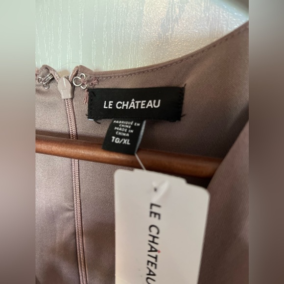 Le Chateau Dress - Picture 2 of 4